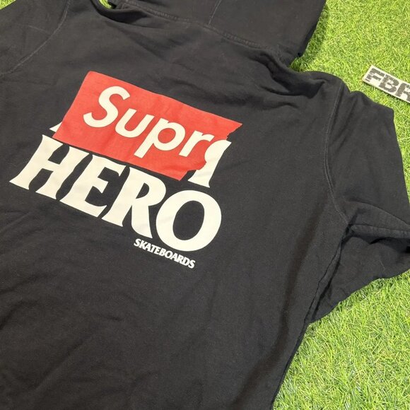 SS14 Supreme x Anti Hero Hoodie - Picture 9 of 15